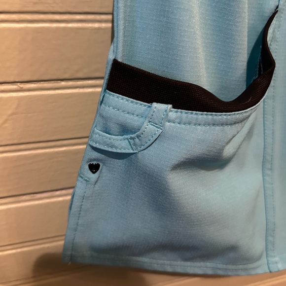 🩺 **LIKE NEW** HeartSoul Women's Zipper V-Neck Blue Scrub Top Size XS - Picture 7 of 13